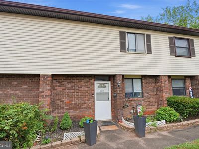 5 Concord Pl #C