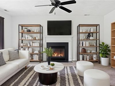 601 Lord Byron Ct