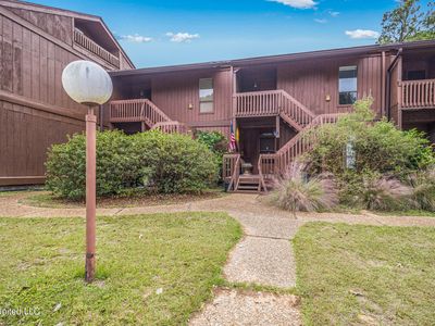 246 Lakeside Villa #J