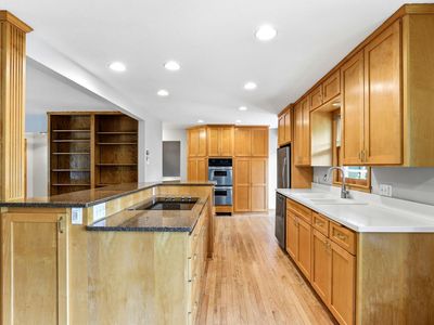 1866 Shryer Ave W