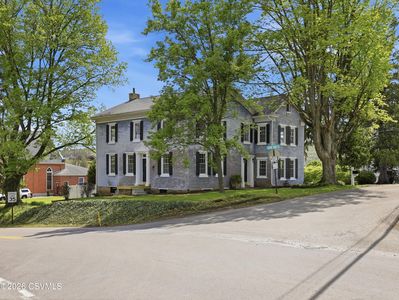 83 Schoolhouse Rd