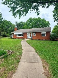 7323 Manchester Ave