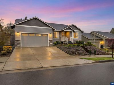 1022 Emmett Loop