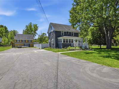 327-329 S Ellicott Creek Rd