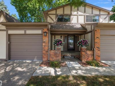 1995 Streamwood Dr
