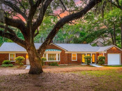 562 Fort Johnson Rd