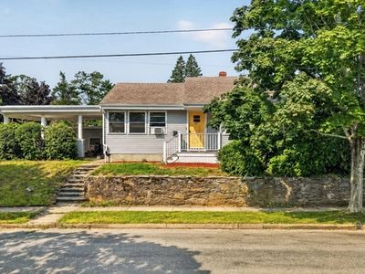 221 Rochambeau St