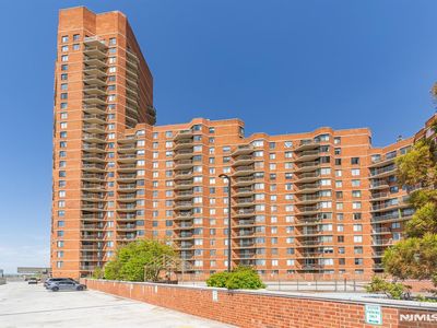 831 Harmon Cove Tower