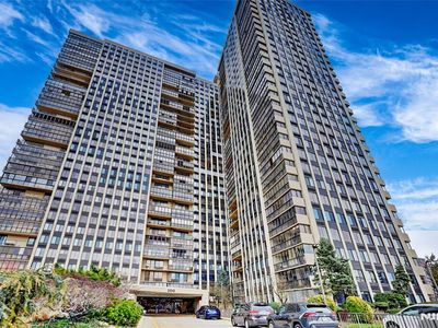 200 Winston Dr APT 1002