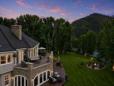 114 Deer Creek Ln