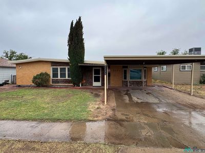 2221 N Mora Dr