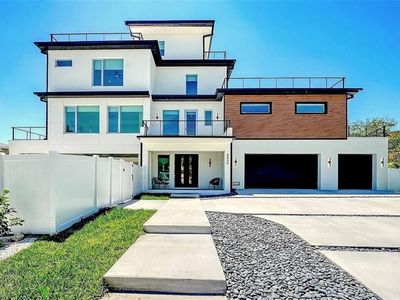 8800 Midnight Pass Rd