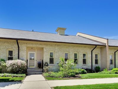 824 Stables Ct W #824