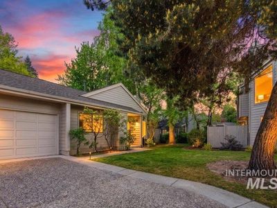 1936 S Teal Ln