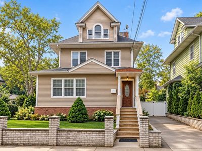 84-42 88th St