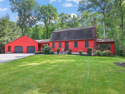 11 Barrett Ln