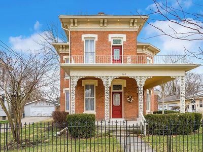 209 S Main St
