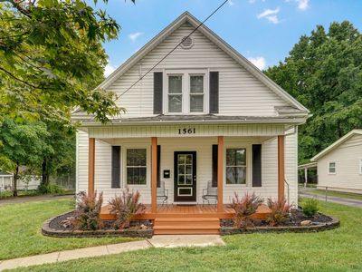 1561 S Oak Grove Avenue