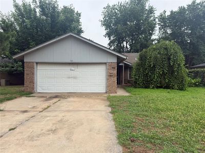 Property at 926 W Churchill Way, Mustang, OK