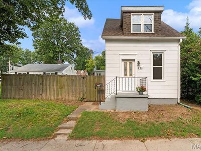 223 N 8th St