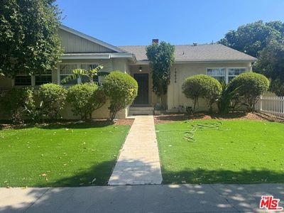 19604 Victory Blvd