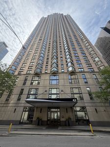 401 E Ontario St APT 3408