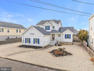 108 W 22nd St