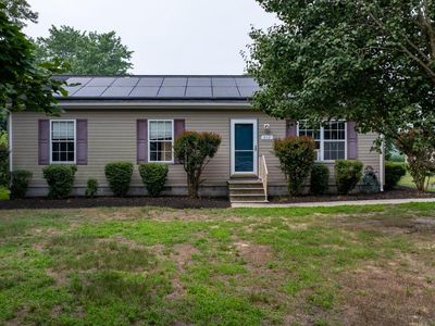 212 Apple Ln