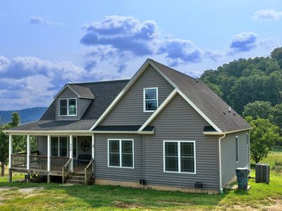 360 Rainbow Ln