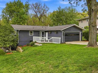 1603 Oak View Dr NE