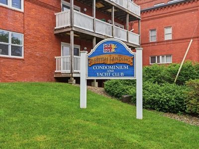 45 Main St #302