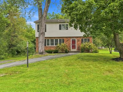 2 Fleetwood Drive
