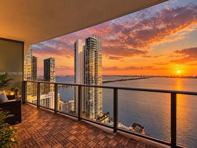 460 NE 28th St APT 3403