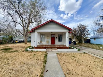 214 E Bell Ave
