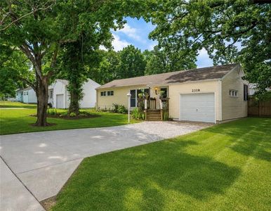2318 E Zora St