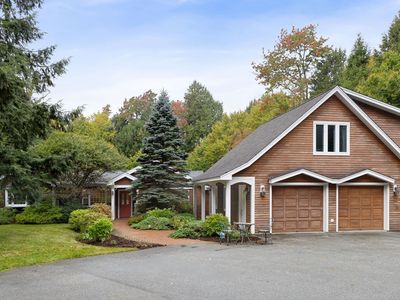 220 Forest Lane