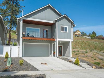 1212 W Cora Ave