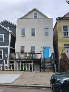 1905 W Cullerton St