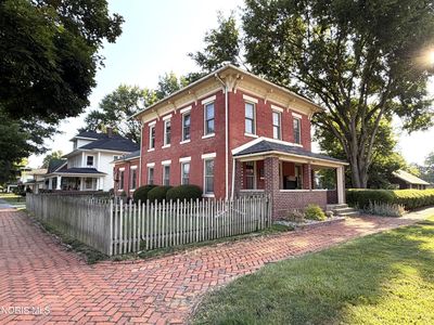226 W Finley St