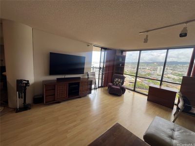 60 N Beretania St APT 2102