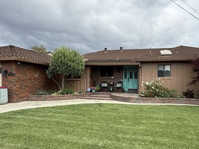 4858 Sterling Dr