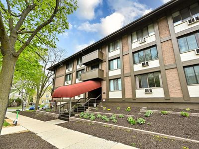 2025 E Greenwich AVENUE #110