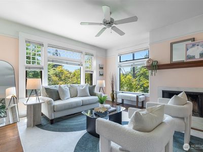904 E Miller Street #4