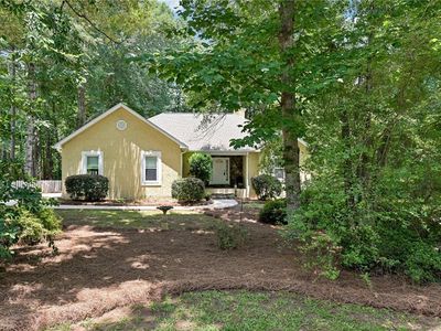 33 Bridgewater Dr