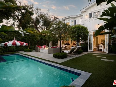 361 N Bowling Green Way