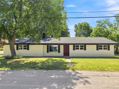 209 S Austin St