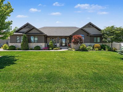 915 Betty Ln