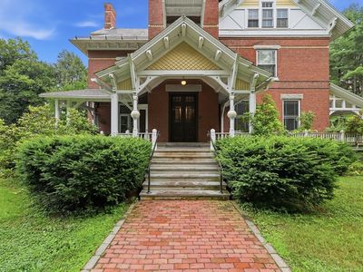 1 Florence St #2