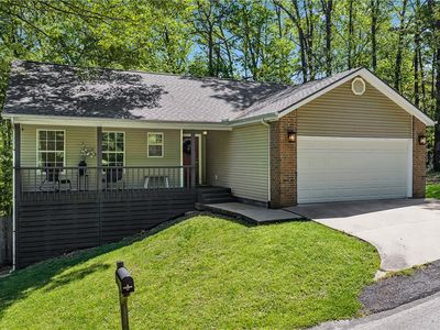 2 Garland Ln