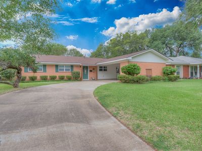 333 Levin Ln